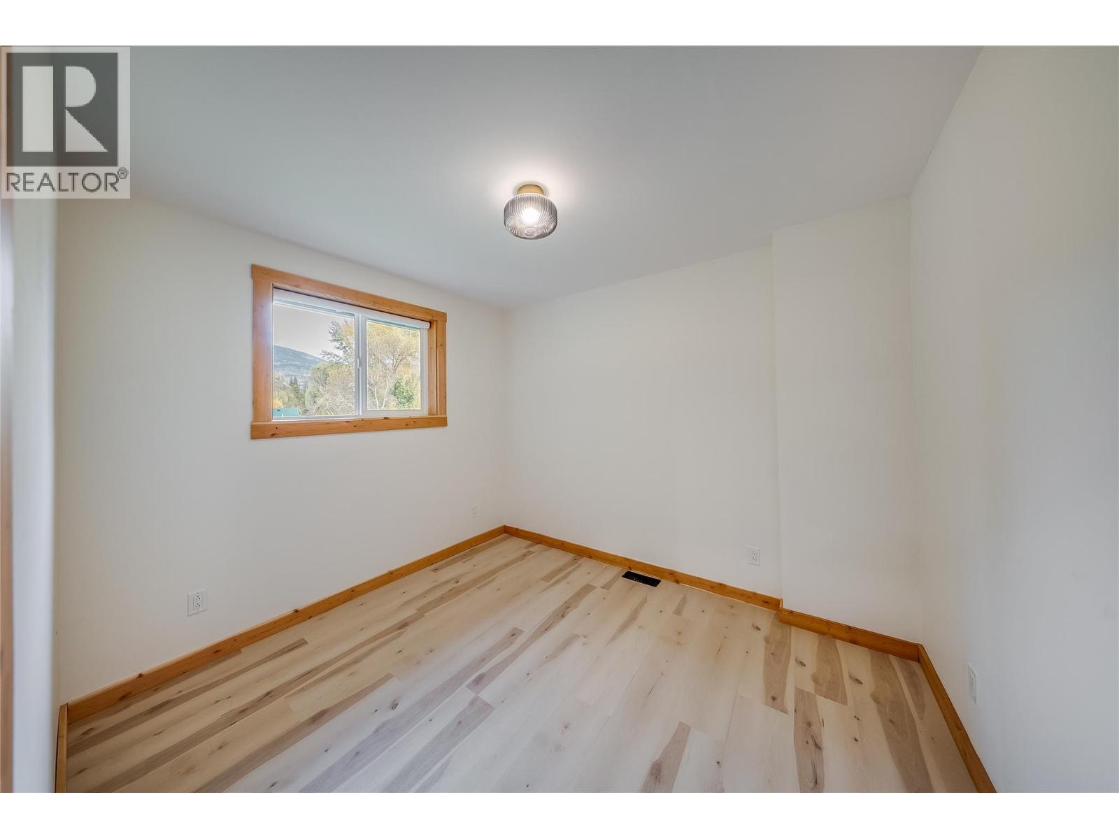 283 Wellington Avenue, Warfield, British Columbia  V1R 2K9 - Photo 21 - 10403362