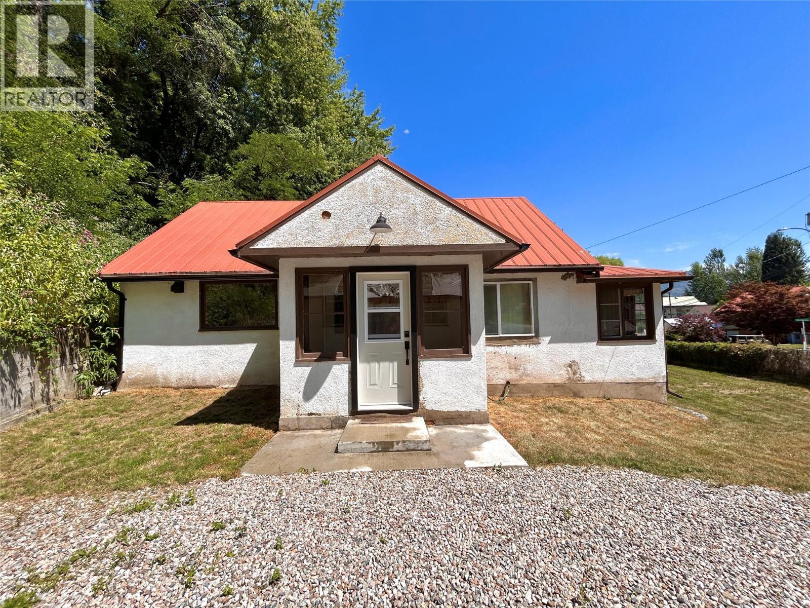 283 Wellington Avenue, Warfield, British Columbia  V1R 2K9 - Photo 2 - 10403362