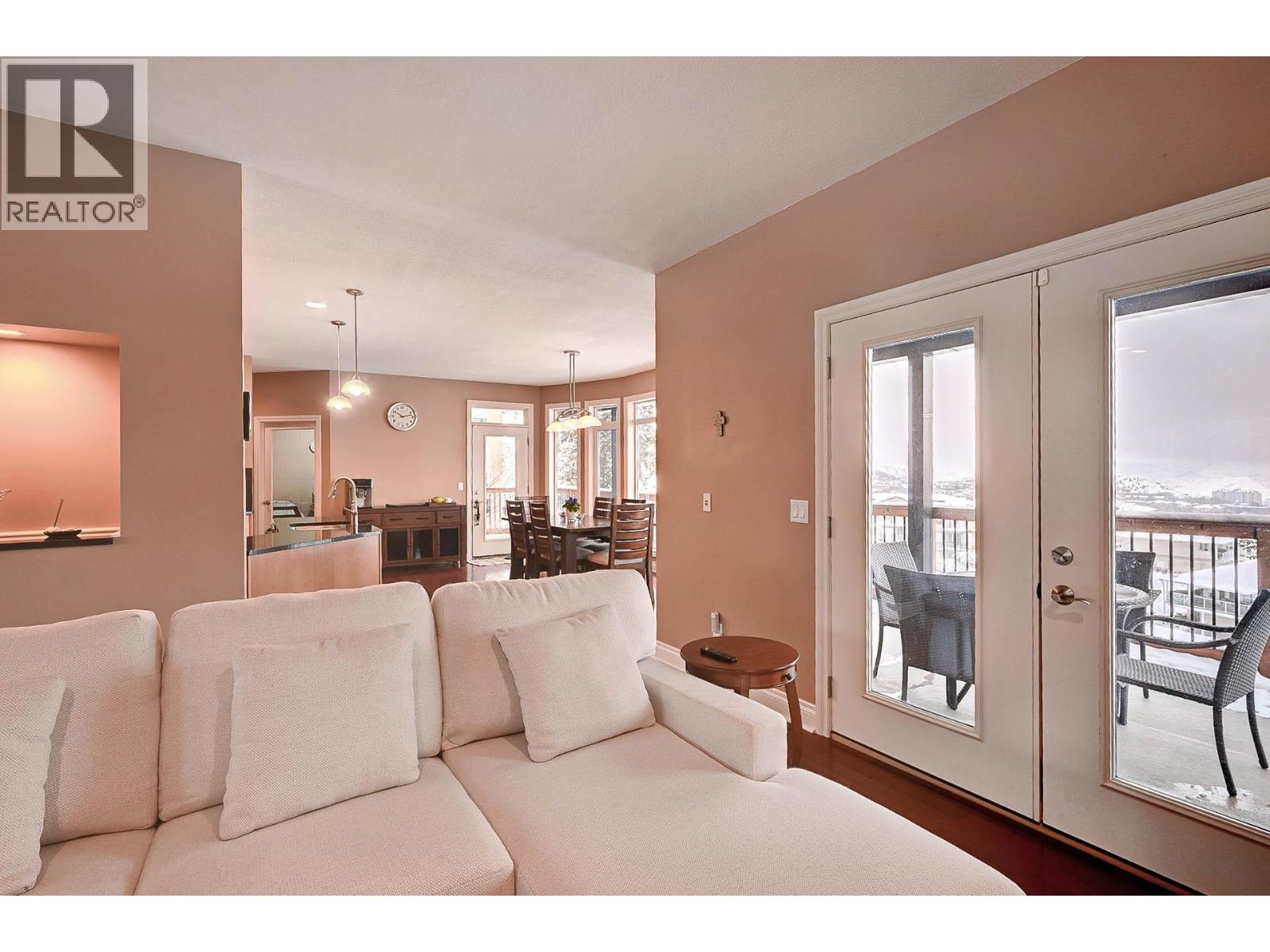 422 Azure Place, Kamloops, British Columbia  V2E 2R2 - Photo 6 - 10403691