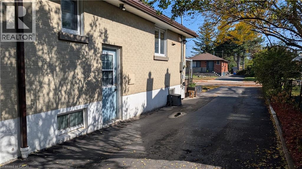 54 Winchester Boulevard Unit# Lower, Hamilton, Ontario  L8T 2M8 - Photo 2 - 40871112