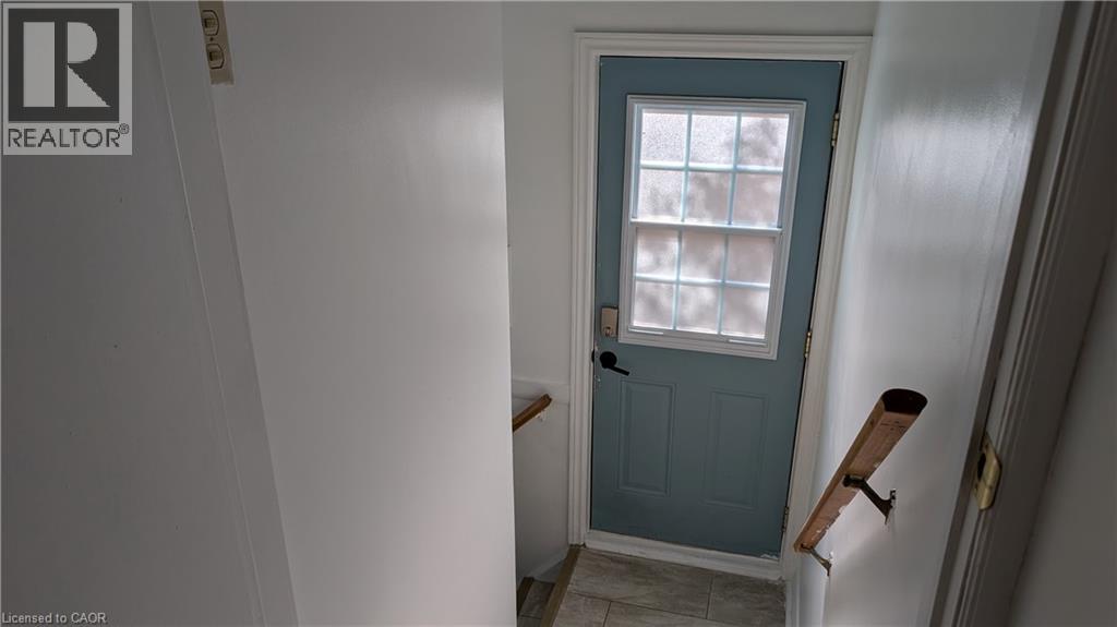 54 Winchester Boulevard Unit# Lower, Hamilton, Ontario  L8T 2M8 - Photo 3 - 40871112