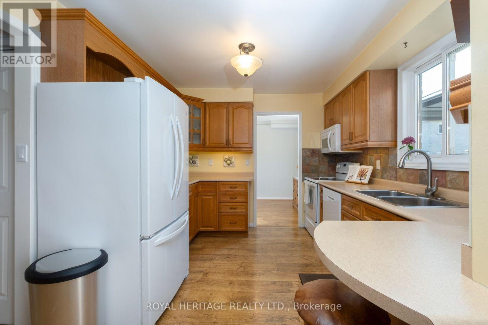 8 Dakin Drive, Ajax, Ontario L1T 2R7 - Photo 15 - E14081262