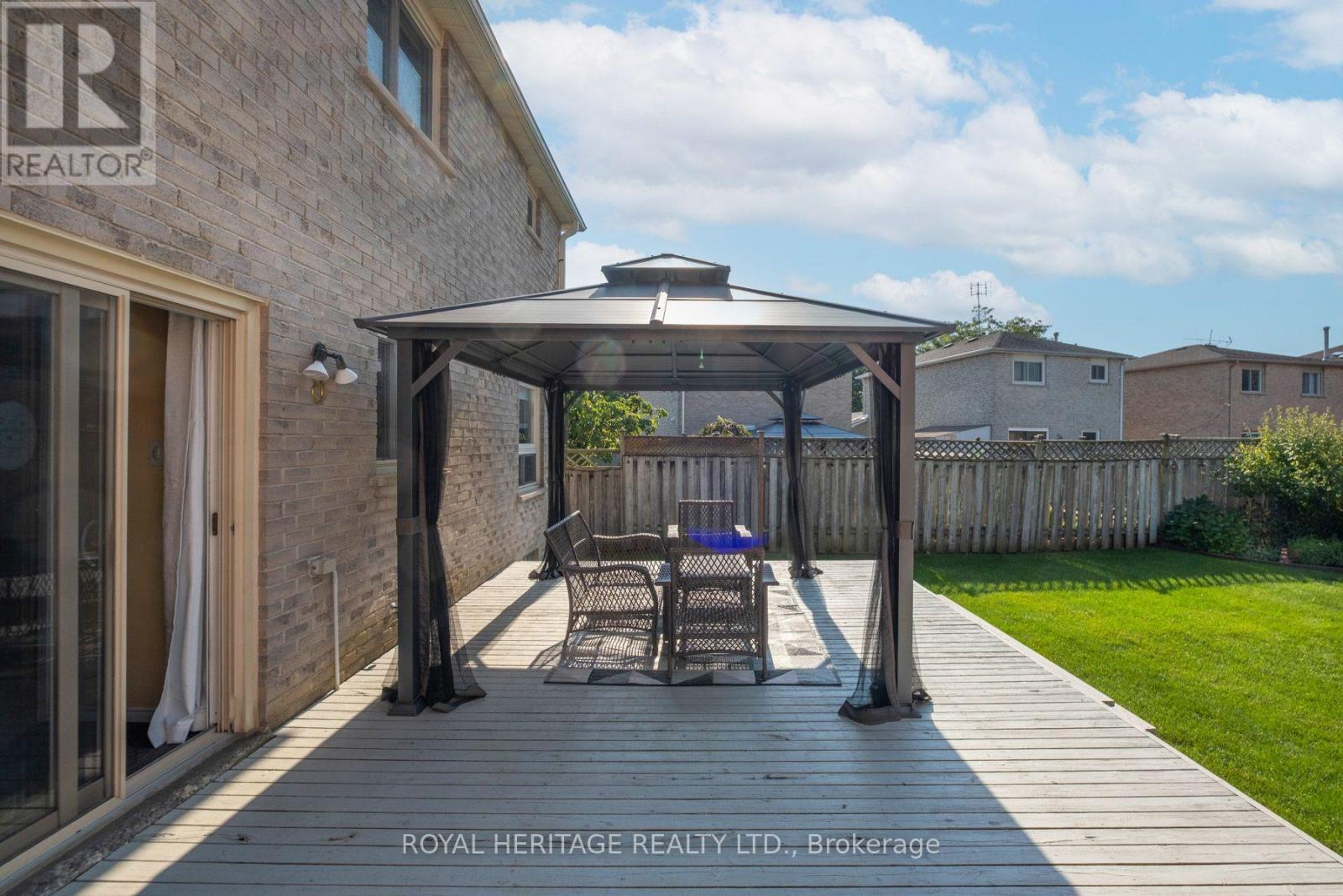 8 Dakin Drive, Ajax, Ontario L1T 2R7 - Photo 37 - E14081262