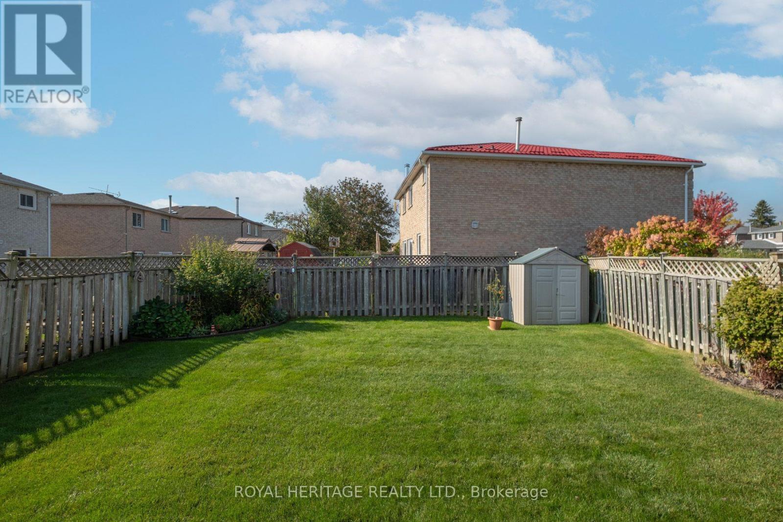 8 Dakin Drive, Ajax, Ontario L1T 2R7 - Photo 40 - E14081262