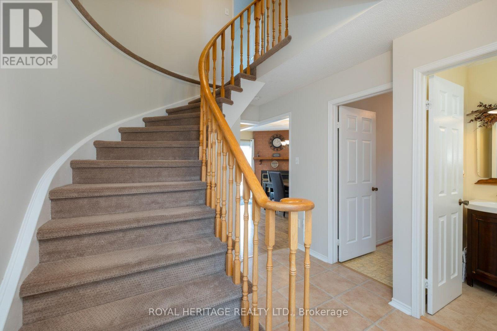 8 Dakin Drive, Ajax, Ontario L1T 2R7 - Photo 7 - E14081262