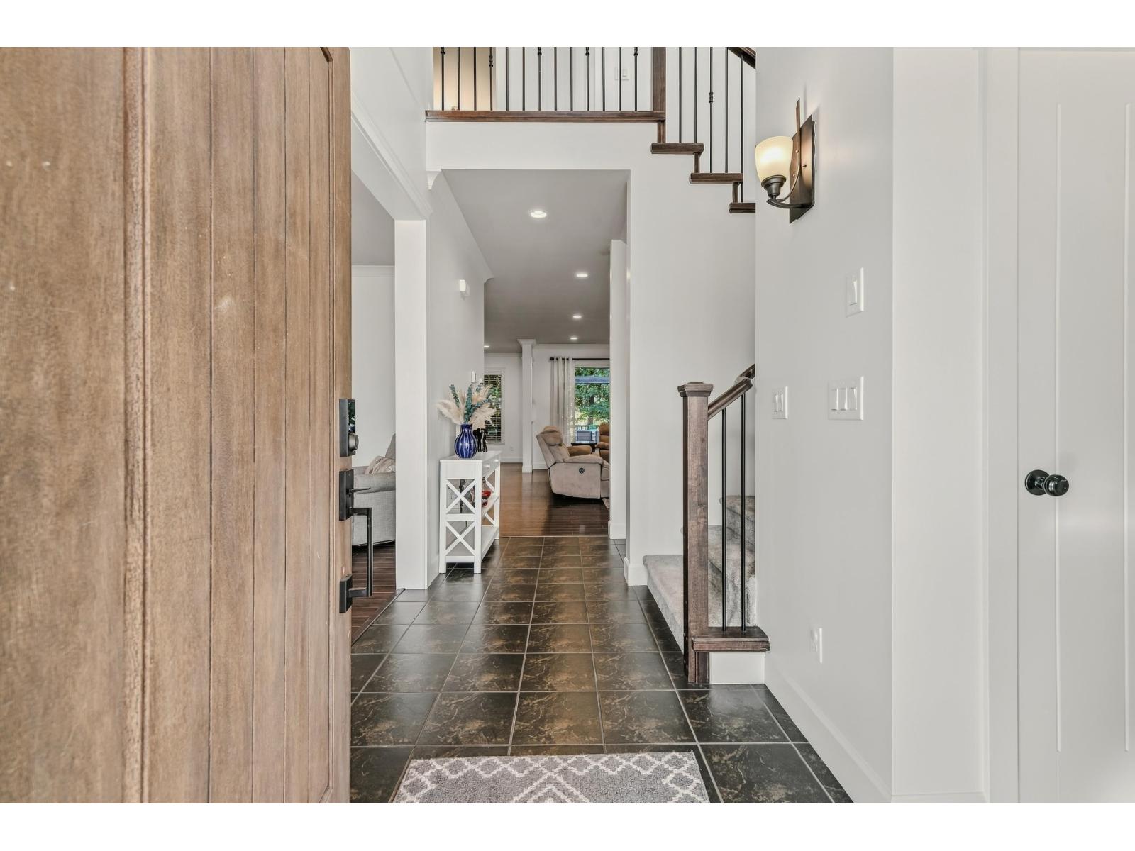 35159 Mcewen Avenue, Mission, British Columbia  V2V 6R4 - Photo 7 - R3152344