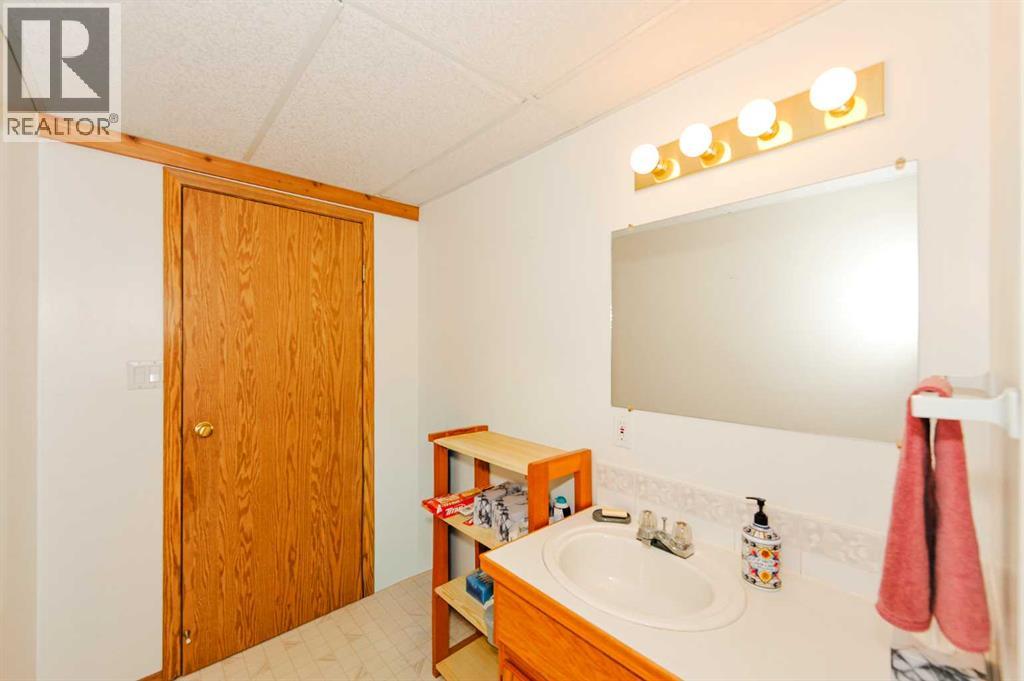 5401 65 Street, Camrose, Alberta  T4V 4L8 - Photo 34 - A2352165