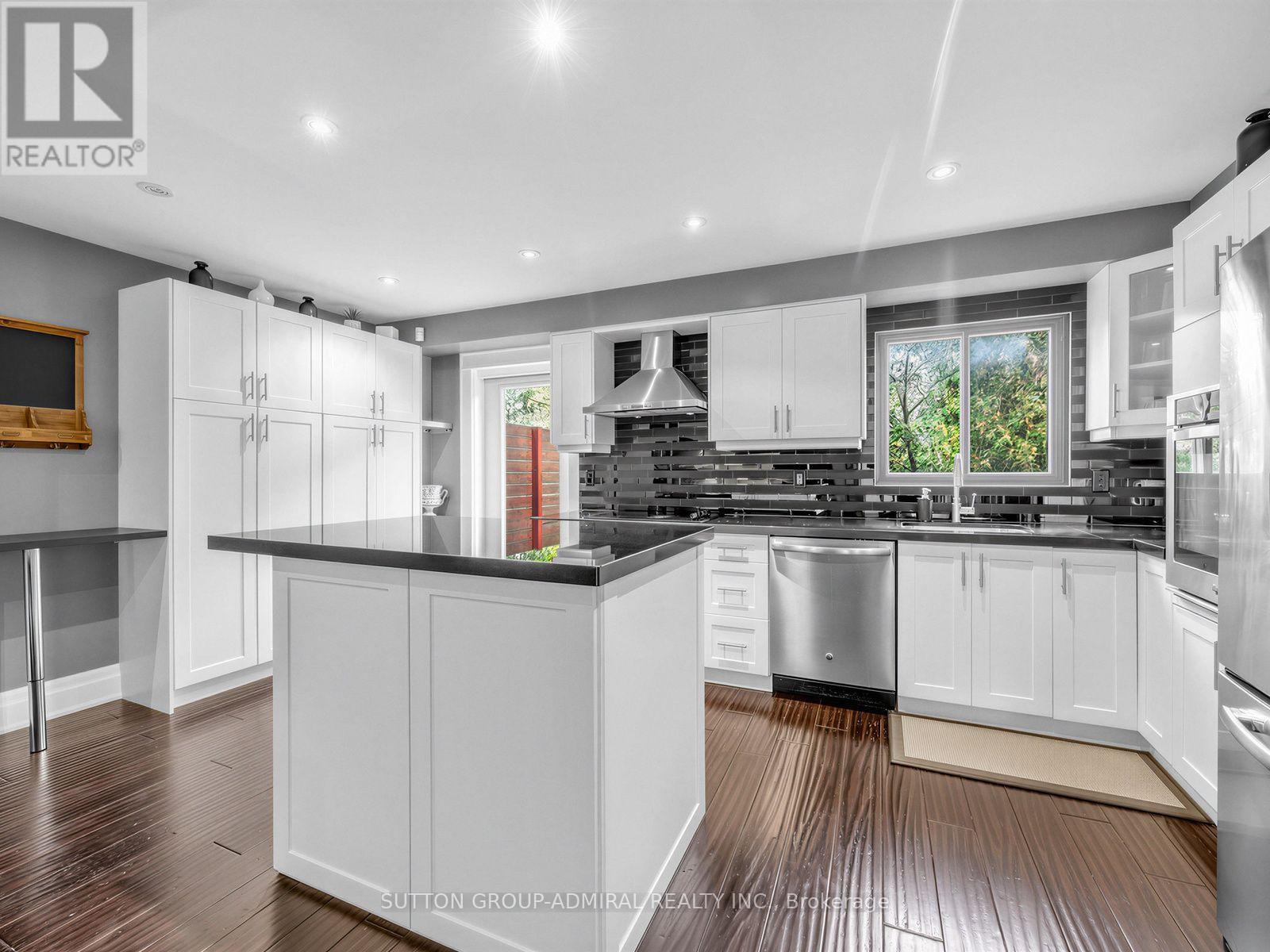 18 Riviera Drive, Vaughan (Glen Shields), Ontario  L4K 2J1 - Photo 10 - N14081398
