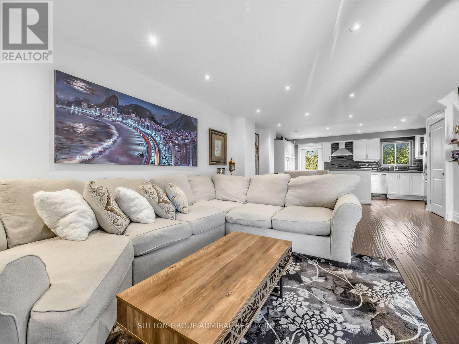 18 Riviera Drive, Vaughan (Glen Shields), Ontario  L4K 2J1 - Photo 5 - N14081398
