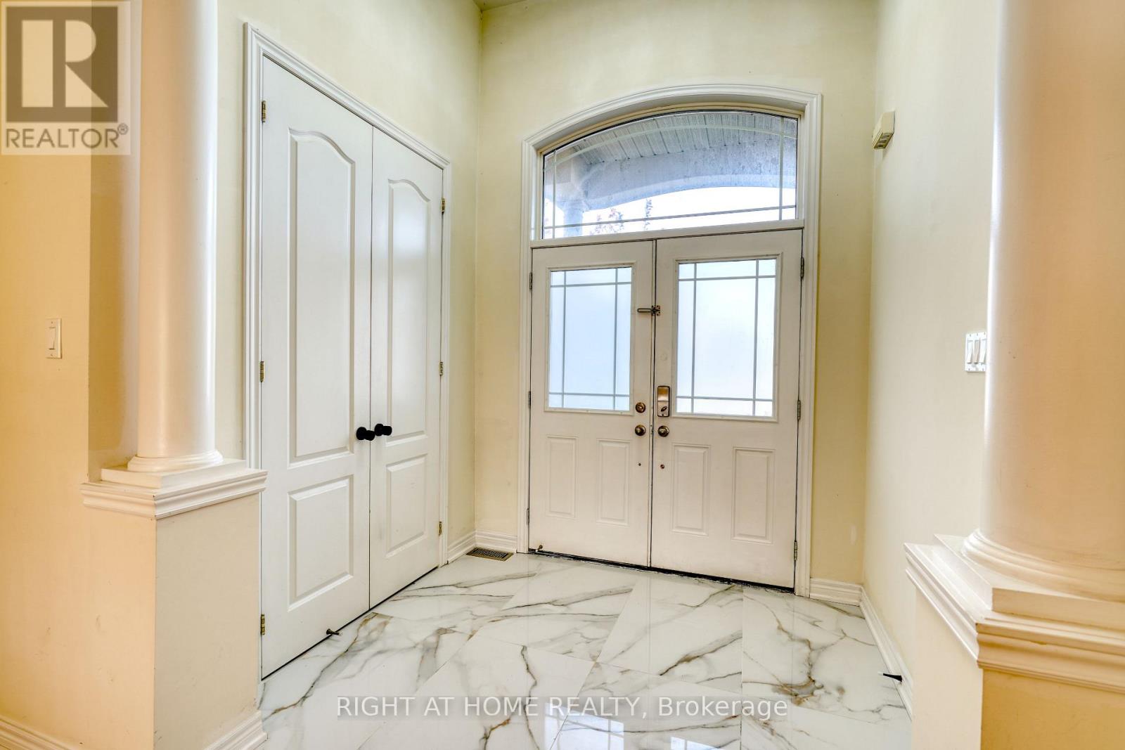 171 Maurier Boulevard, Vaughan (Patterson), Ontario  L6A 0V2 - Photo 3 - N14081416