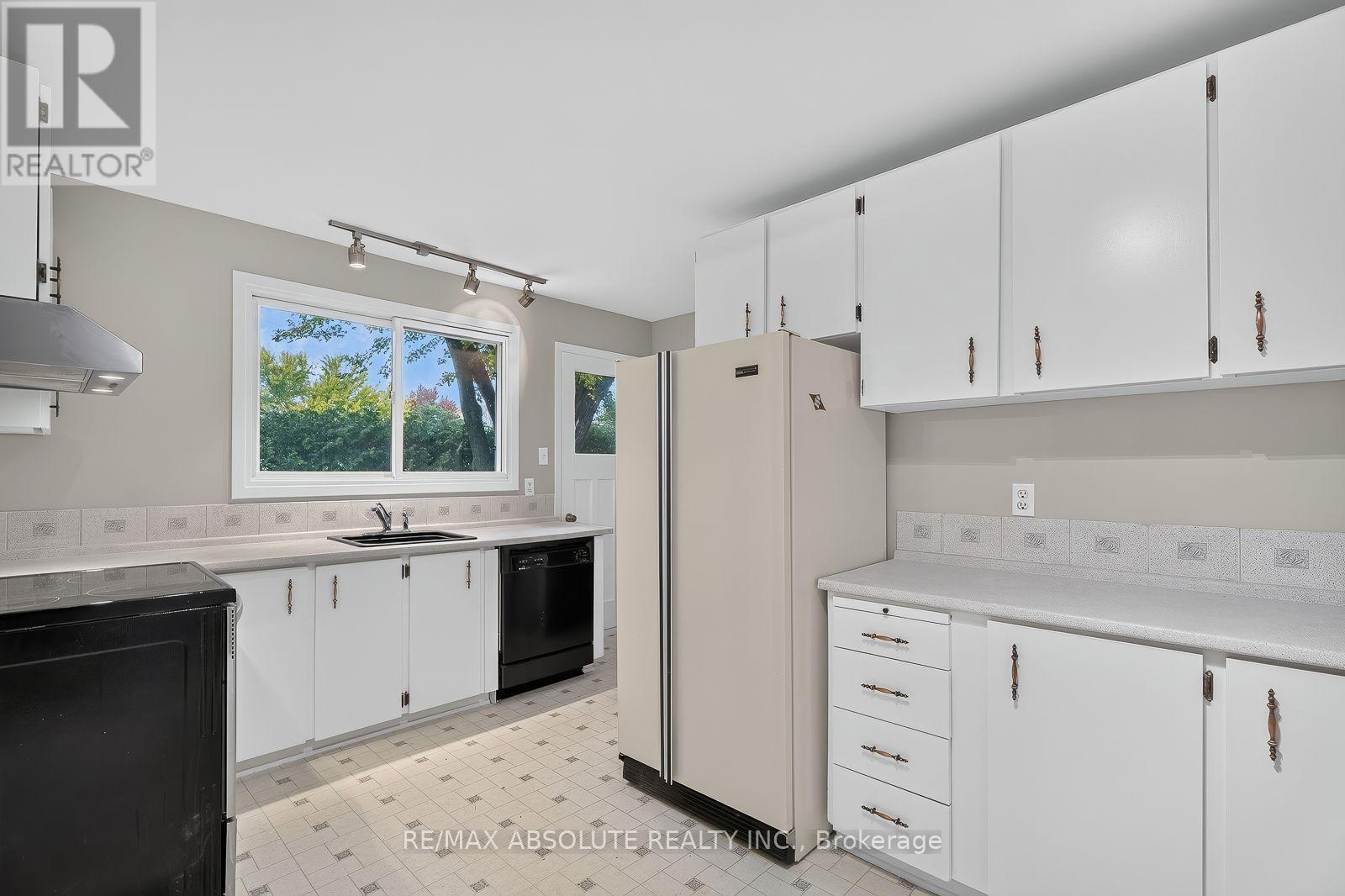 2166 Monson Crescent, Ottawa, Ontario  K1J 6A8 - Photo 17 - X14081376
