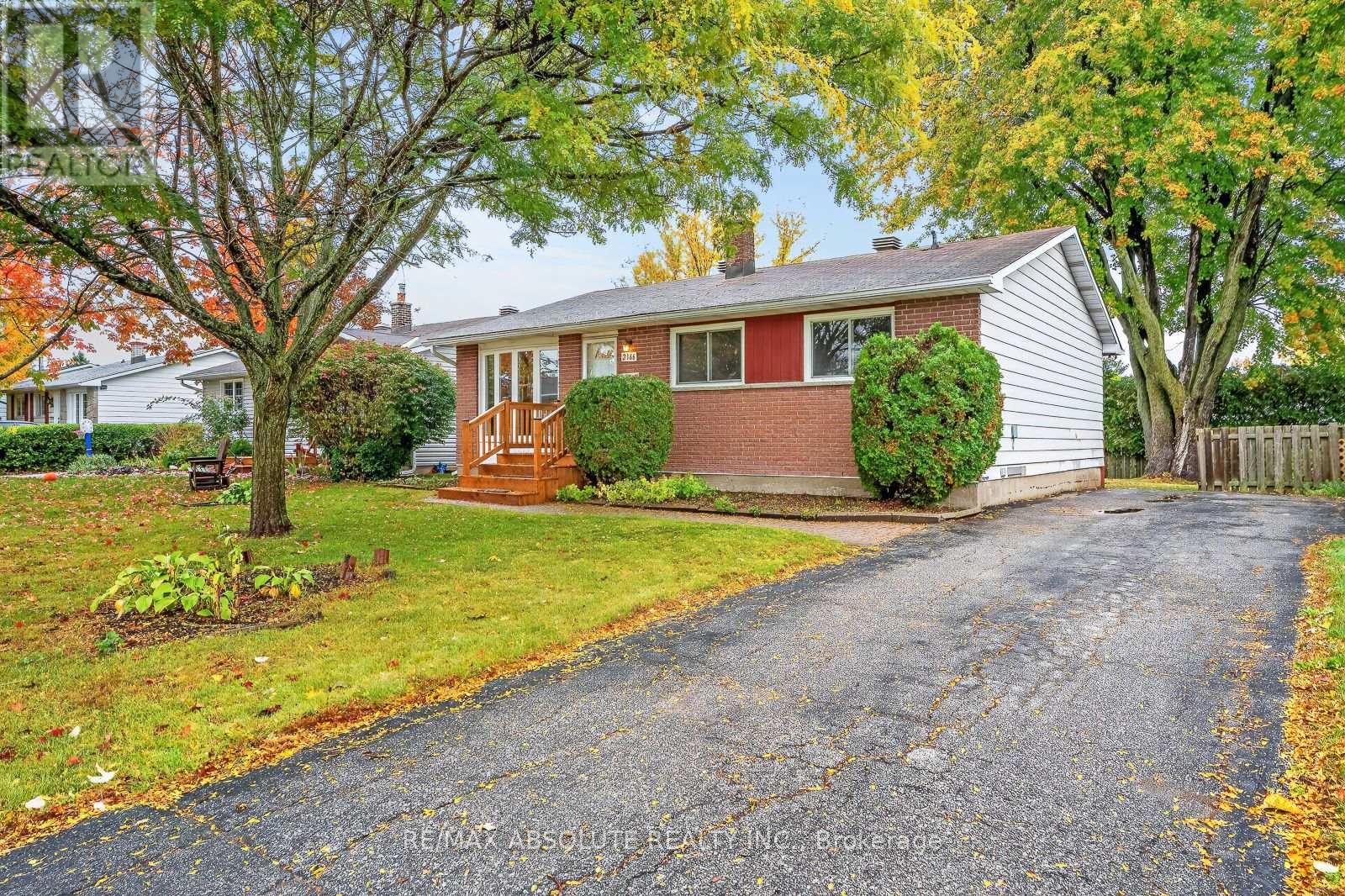 2166 Monson Crescent, Ottawa, Ontario  K1J 6A8 - Photo 3 - X14081376