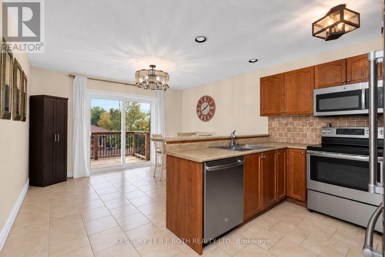 237 Pringle Drive, Barrie (Edgehill Drive), Ontario  L4N 0P4 - Photo 9 - S14081382