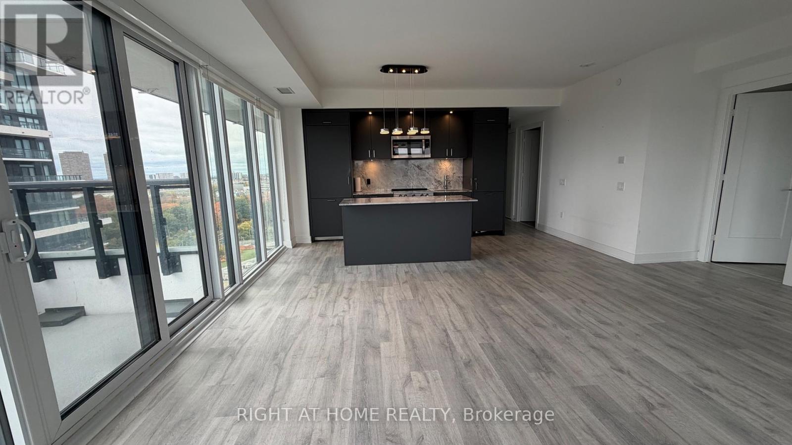 1531 - 20 Inn On The Park Drive, Toronto, Ontario  M3C 0P8 - Photo 2 - C13796672