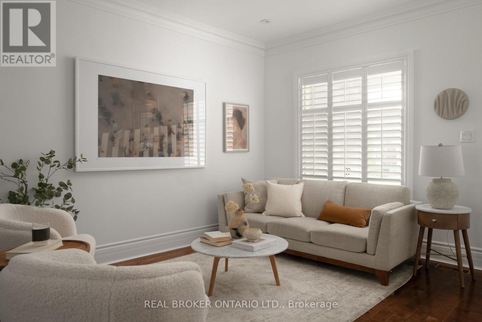 550 Milverton Boulevard, Toronto, Ontario  M4C 1X5 - Photo 4 - E14080168