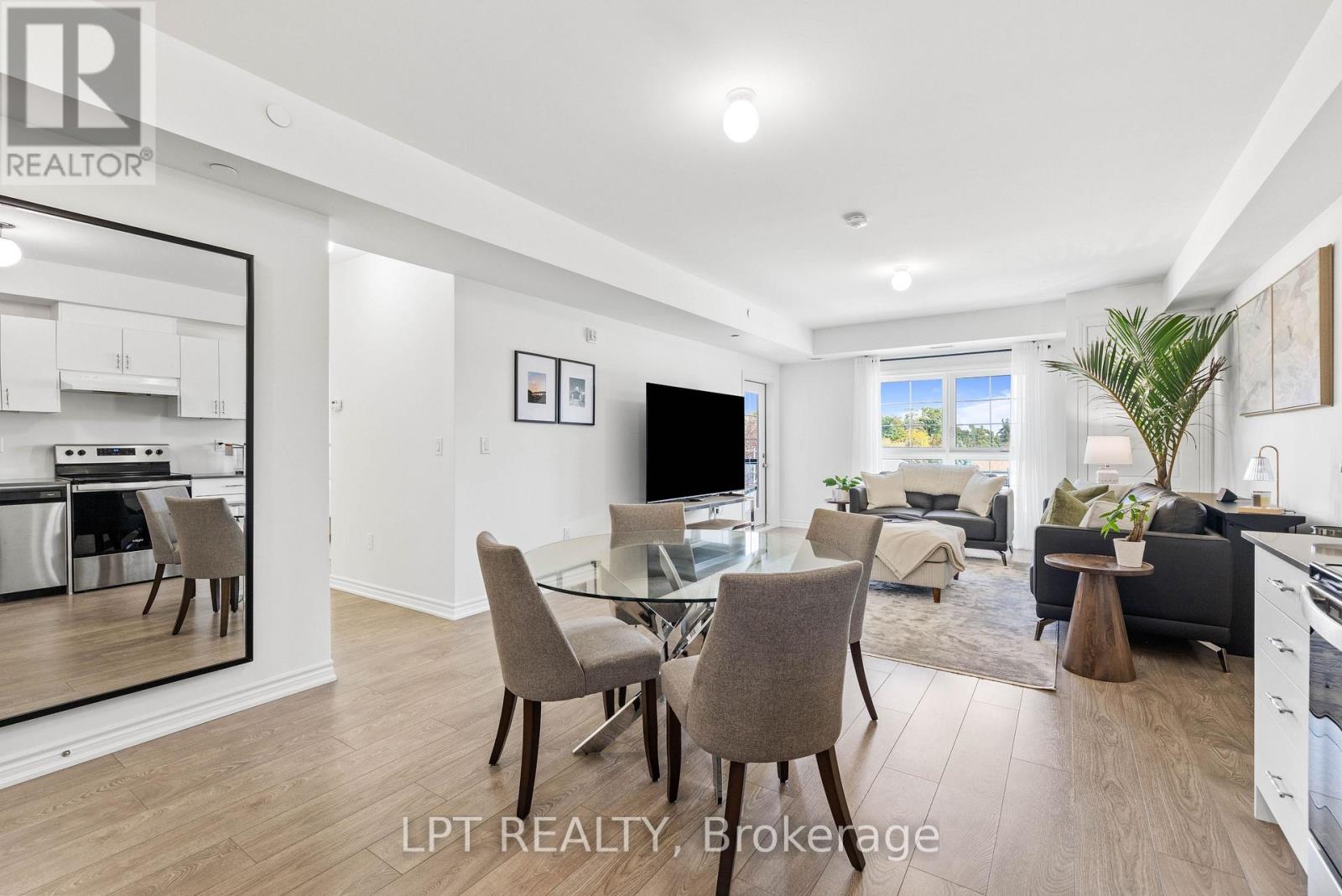 407 - 110 Grew Boulevard, Georgina, Ontario  L0E 1L0 - Photo 5 - N14079966