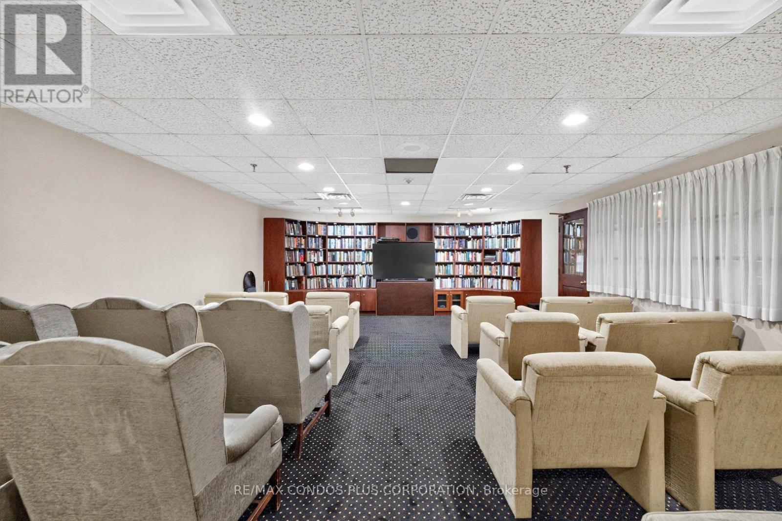2009 - 1300 Islington Avenue, Toronto, Ontario  M9A 5C4 - Photo 40 - W14080354