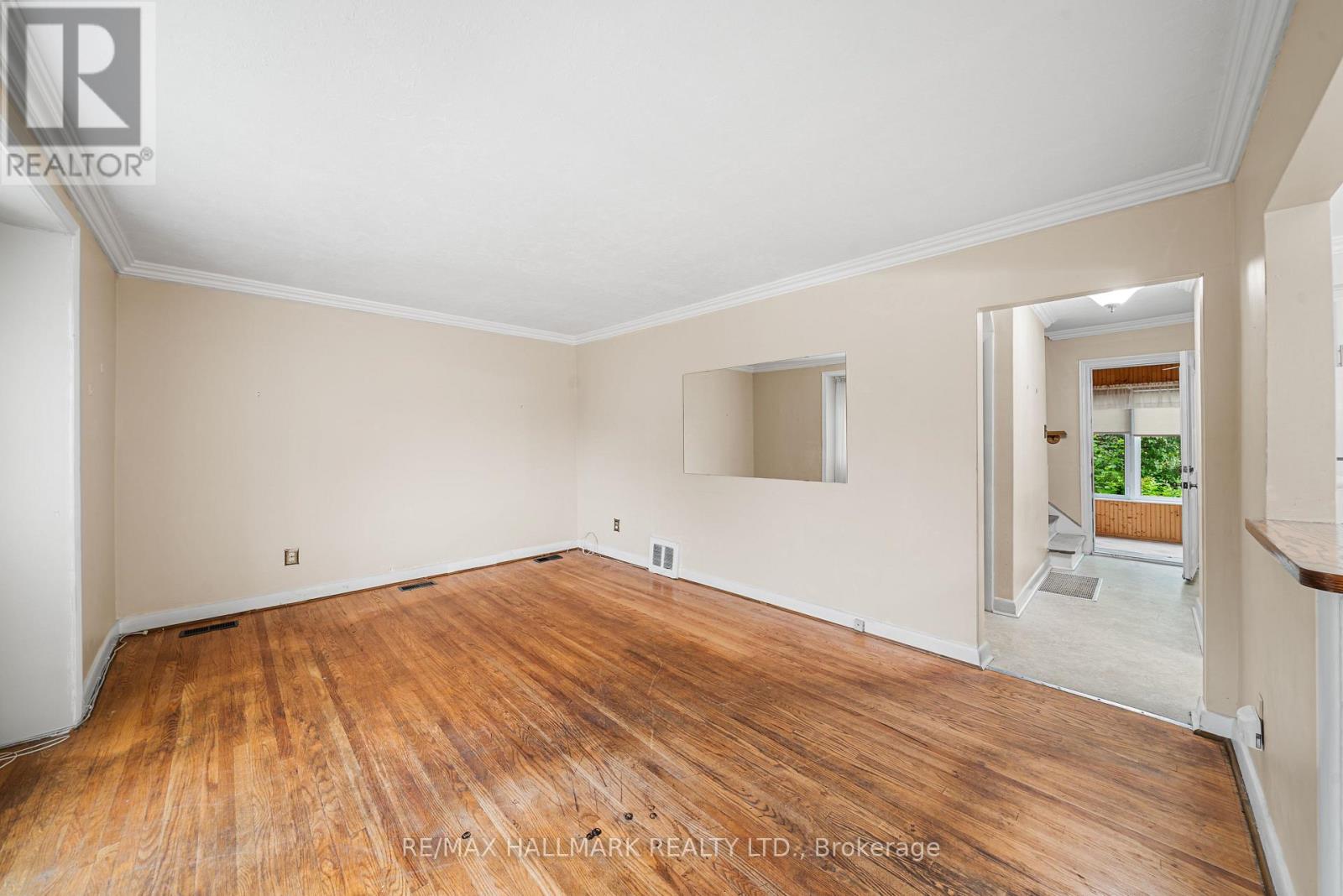 27 Sunray Crescent, Toronto, Ontario  M3M 2C4 - Photo 3 - W14081250