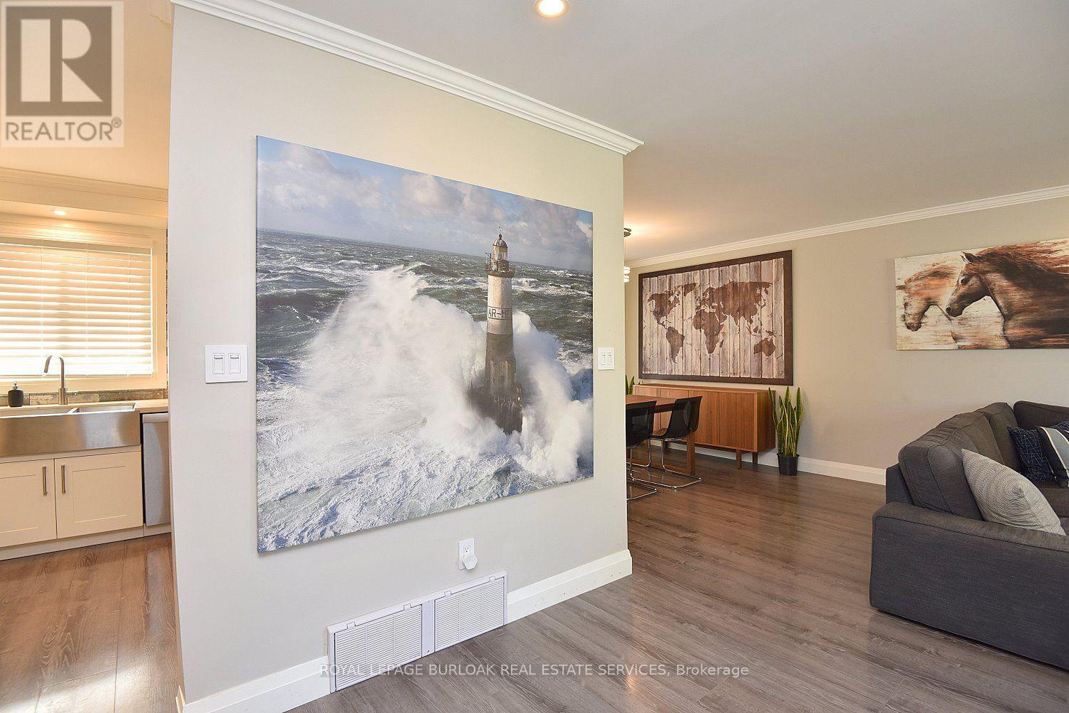 699 Castleguard Crescent, Burlington, Ontario  L7N 2W7 - Photo 9 - W14081280