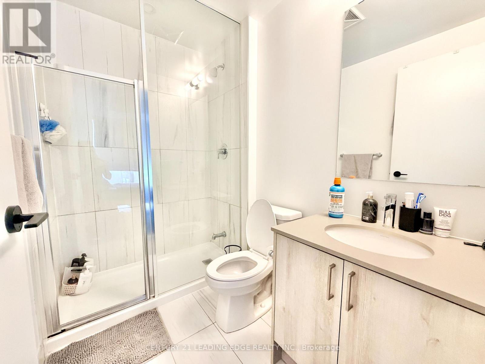 215 - 50 GEORGE BUTCHART DRIVE
