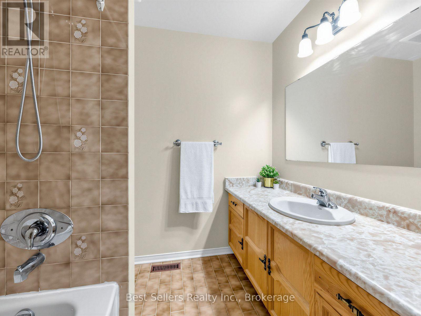 234 Lech Walesa Drive, Mississauga (Fairview), Ontario  L5B 3H3 - Photo 20 - W14081438