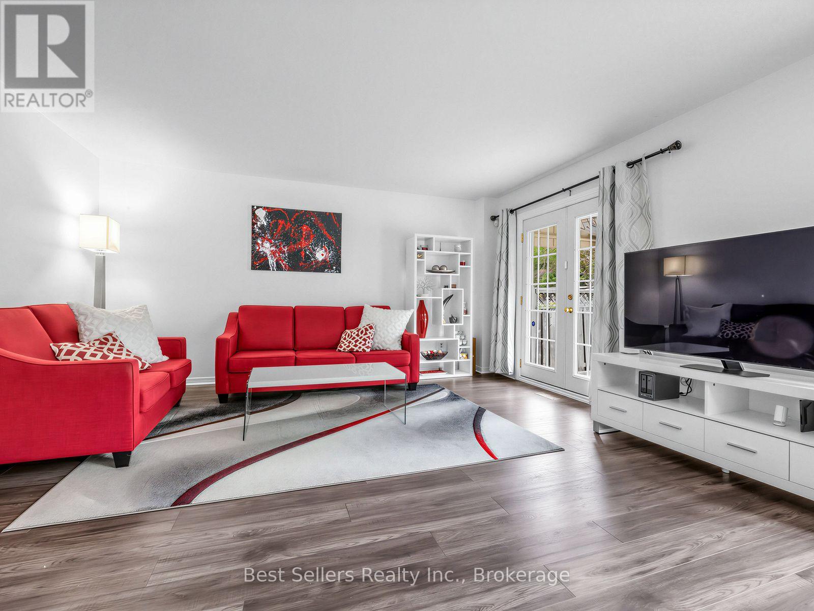 234 Lech Walesa Drive, Mississauga (Fairview), Ontario  L5B 3H3 - Photo 3 - W14081438
