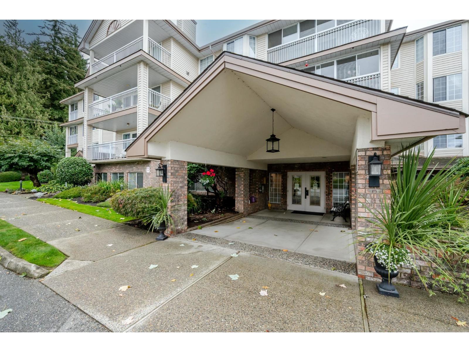 102 2491 Gladwin Road, Abbotsford, British Columbia  V2T 3N8 - Photo 3 - R3174507