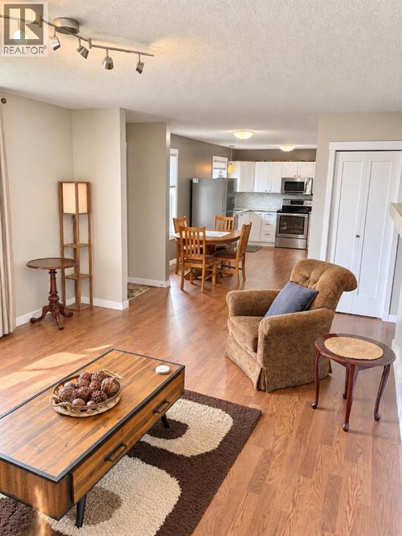 202 Berry, Halkirk, Alberta  T0C 1M0 - Photo 2 - A2352073