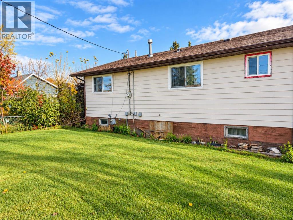 202 Berry, Halkirk, Alberta  T0C 1M0 - Photo 28 - A2352073