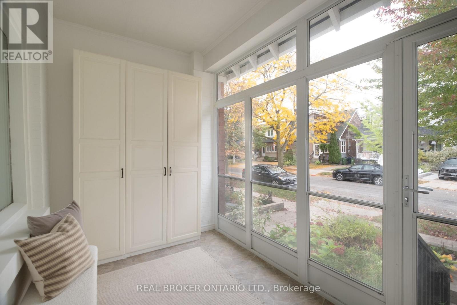 550 Milverton Boulevard, Toronto, Ontario  M4C 1X5 - Photo 2 - E14080168