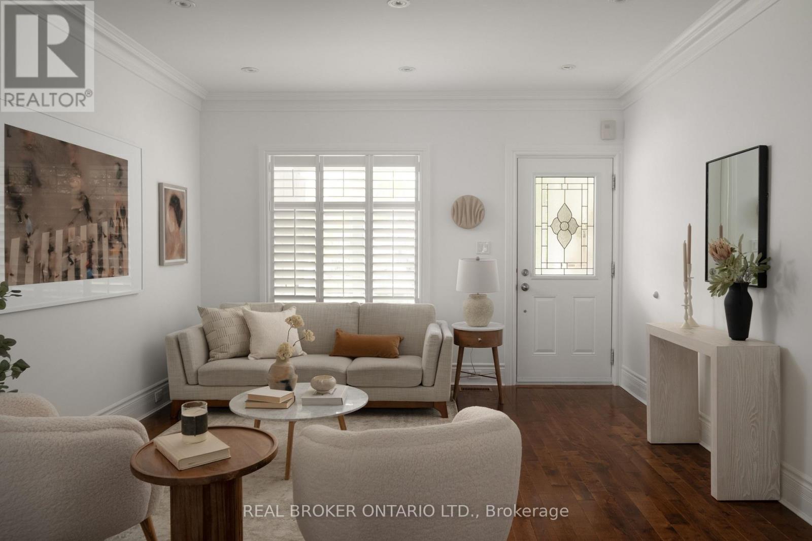 550 Milverton Boulevard, Toronto, Ontario  M4C 1X5 - Photo 4 - E14080168