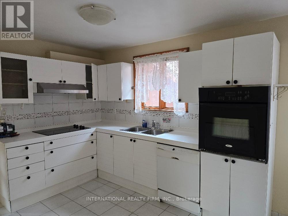 607 Coldstream Avenue, Toronto, Ontario  M6B 2L1 - Photo 12 - C13688080