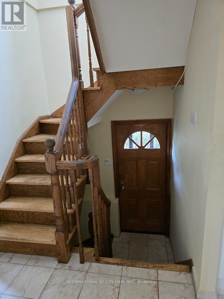 607 Coldstream Avenue, Toronto, Ontario  M6B 2L1 - Photo 4 - C13688080