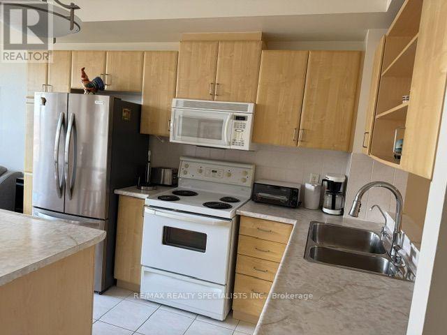 1502 - 200 Burnhamthorpe Road E, Mississauga, Ontario  L5A 4L4 - Photo 5 - W14034258
