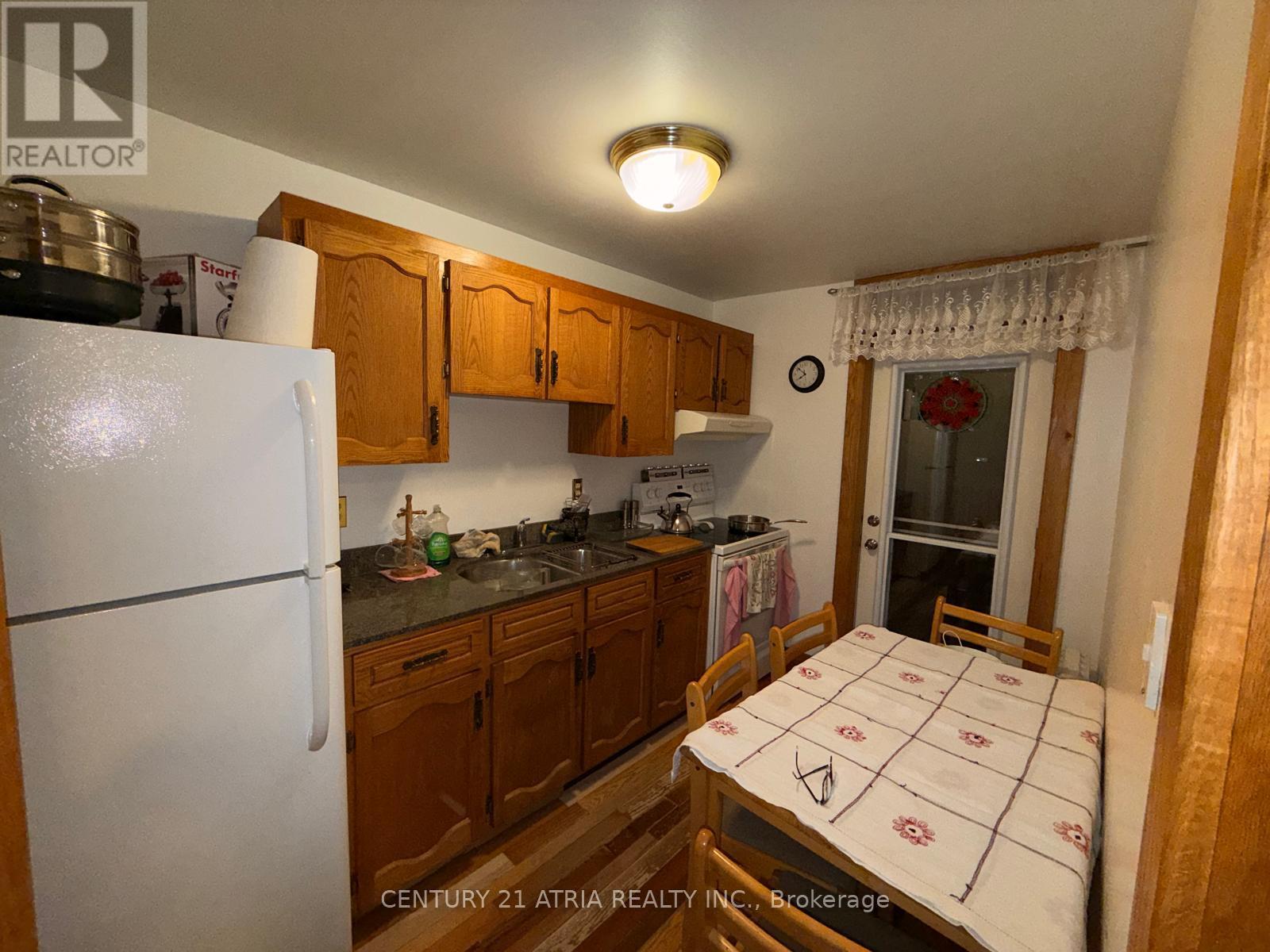 74 Millicent Street, Toronto, Ontario  M6H 1W4 - Photo 6 - W14081192