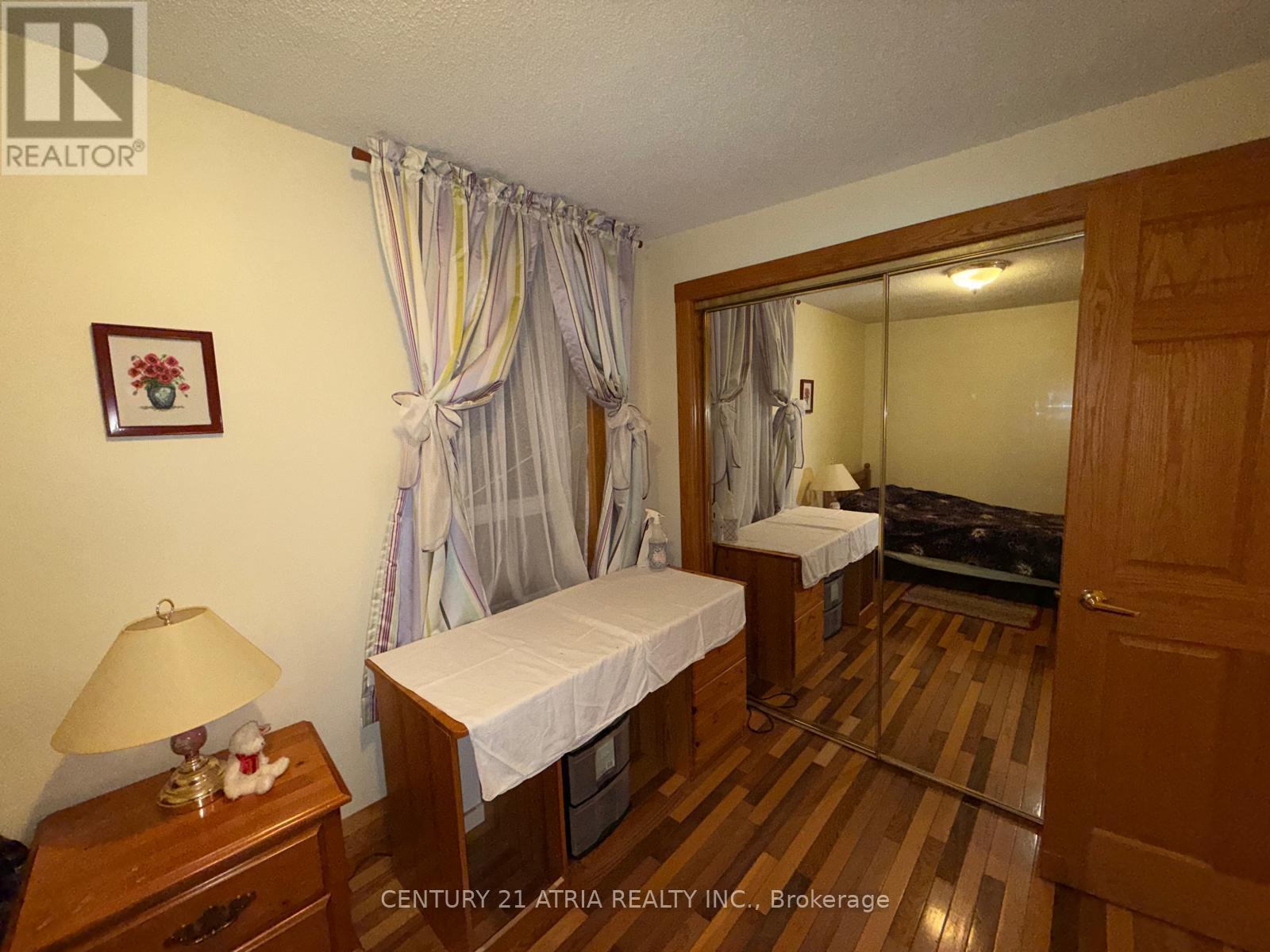 74 Millicent Street, Toronto, Ontario  M6H 1W4 - Photo 5 - W14081192