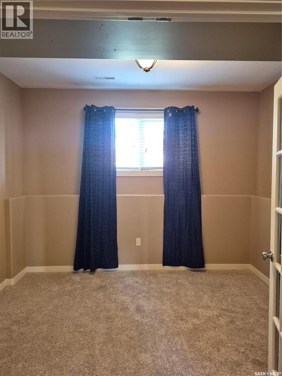 10321 Henderson Drive, North Battleford, Saskatchewan  S9Z 3Y9 - Photo 28 - SK051114