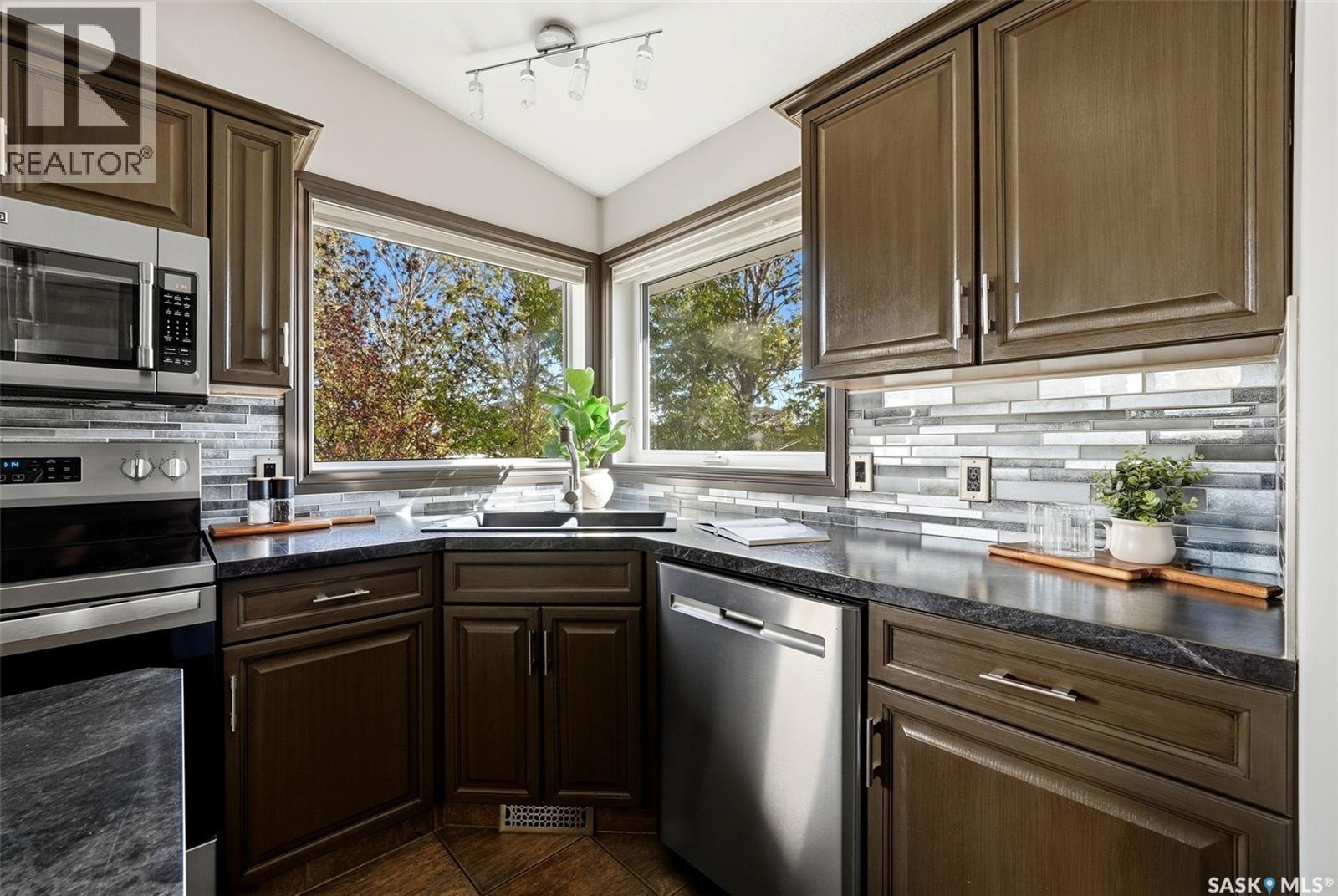 3247 Windsor Park Place, Regina, Saskatchewan  S4V 3B2 - Photo 8 - SK051101