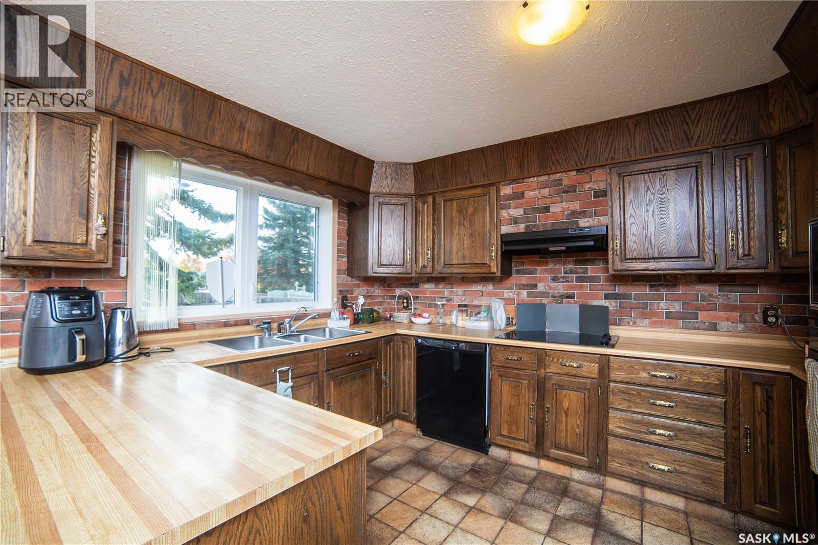 10802 Meighen Crescent, North Battleford, Saskatchewan  S9A 3L3 - Photo 10 - SK050933
