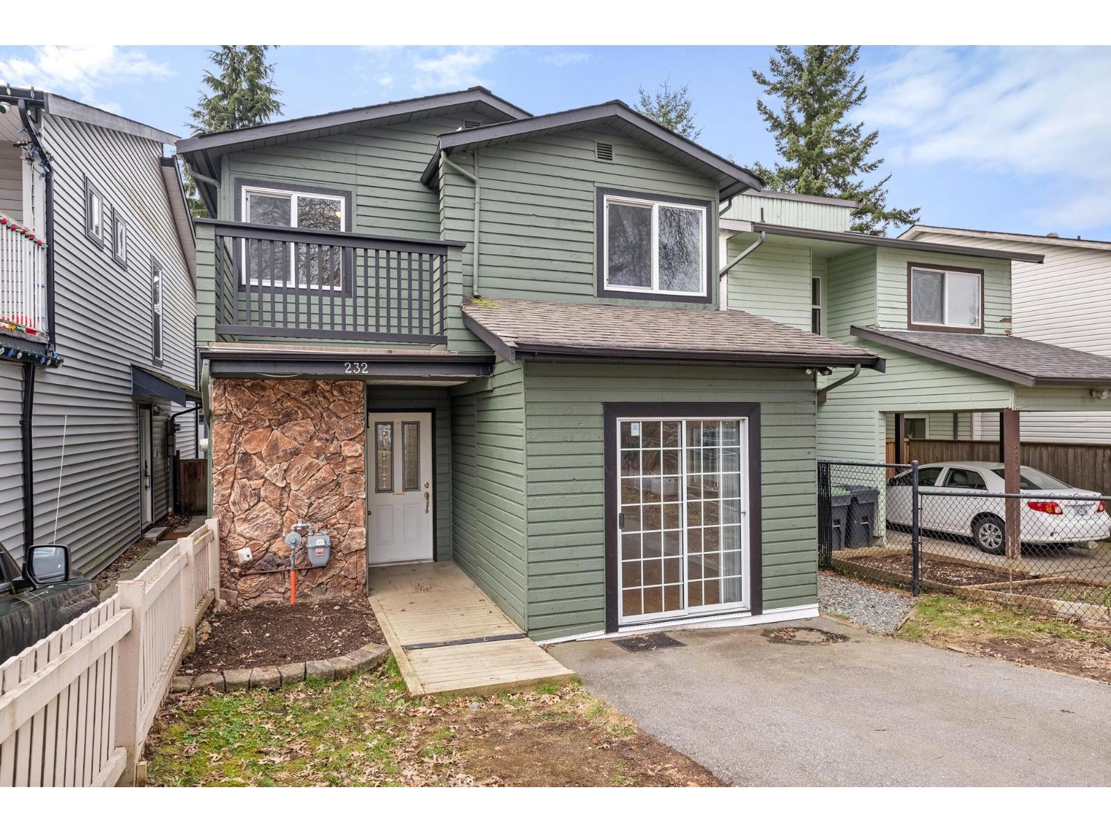 232 Davis Crescent, Langley, British Columbia  V4W 3K7 - Photo 2 - R3175352