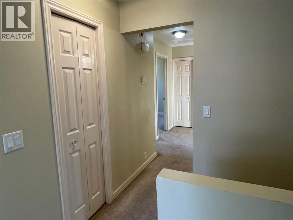 247 Bracewood Road SW, Calgary, Alberta  T2W 3C2 - Photo 17 - A2346722
