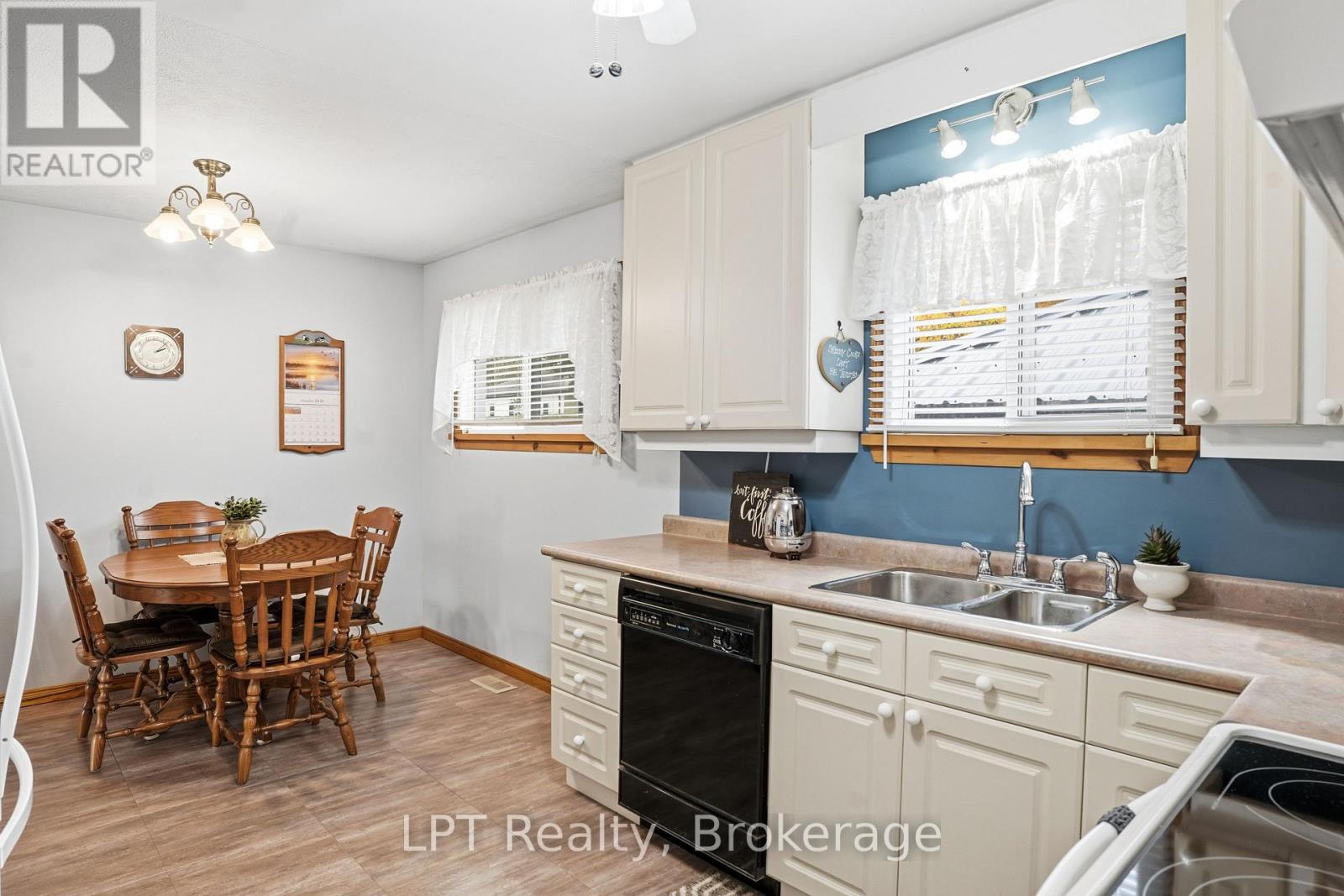 463 Frank Street, South Bruce Peninsula, Ontario  N0H 2T0 - Photo 13 - X14081518