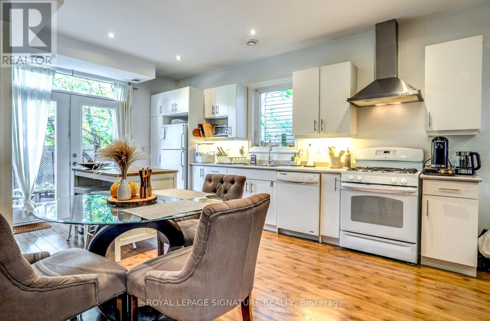 753-755 RICHMOND STREET W, toronto (niagara), Ontario