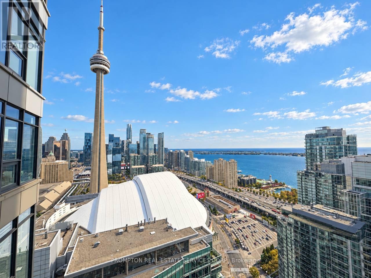 4703 - 1 Concord Cityplace Way, Toronto (Waterfront Communities), Ontario  M5V 0X3 - Photo 2 - C14081712