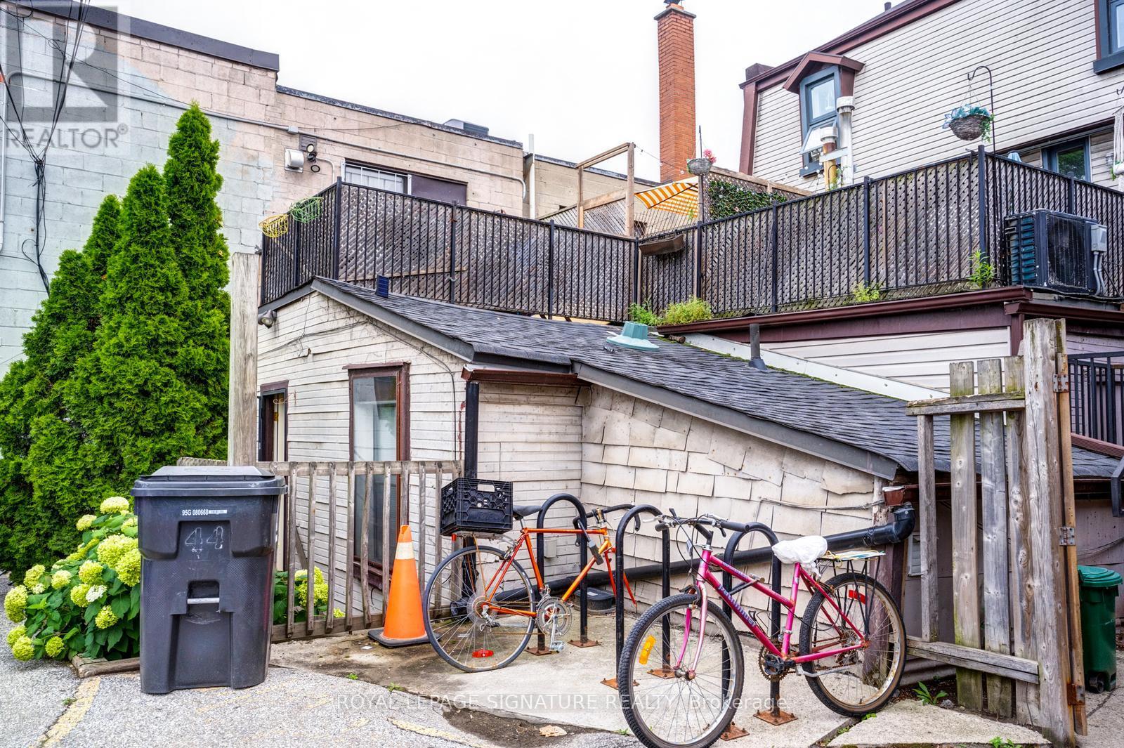 Upper/rear - 926 King Street W, Toronto (Niagara), Ontario  M5V 1P5 - Photo 8 - C14081716