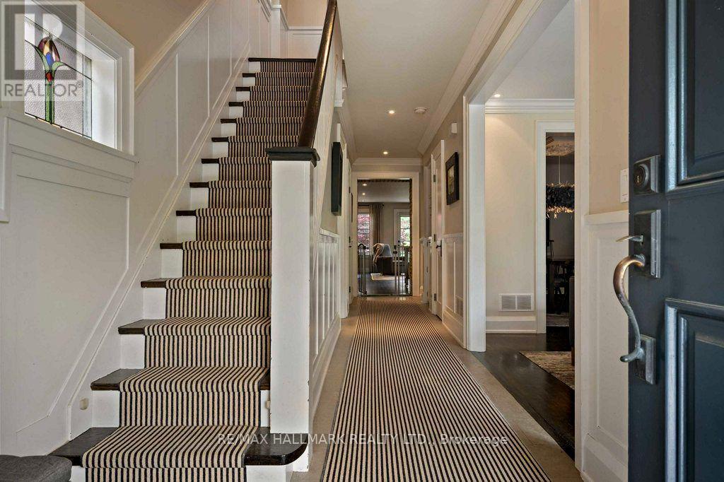 29 Standish Avenue, Toronto, Ontario  M4W 3B2 - Photo 2 - C14081856