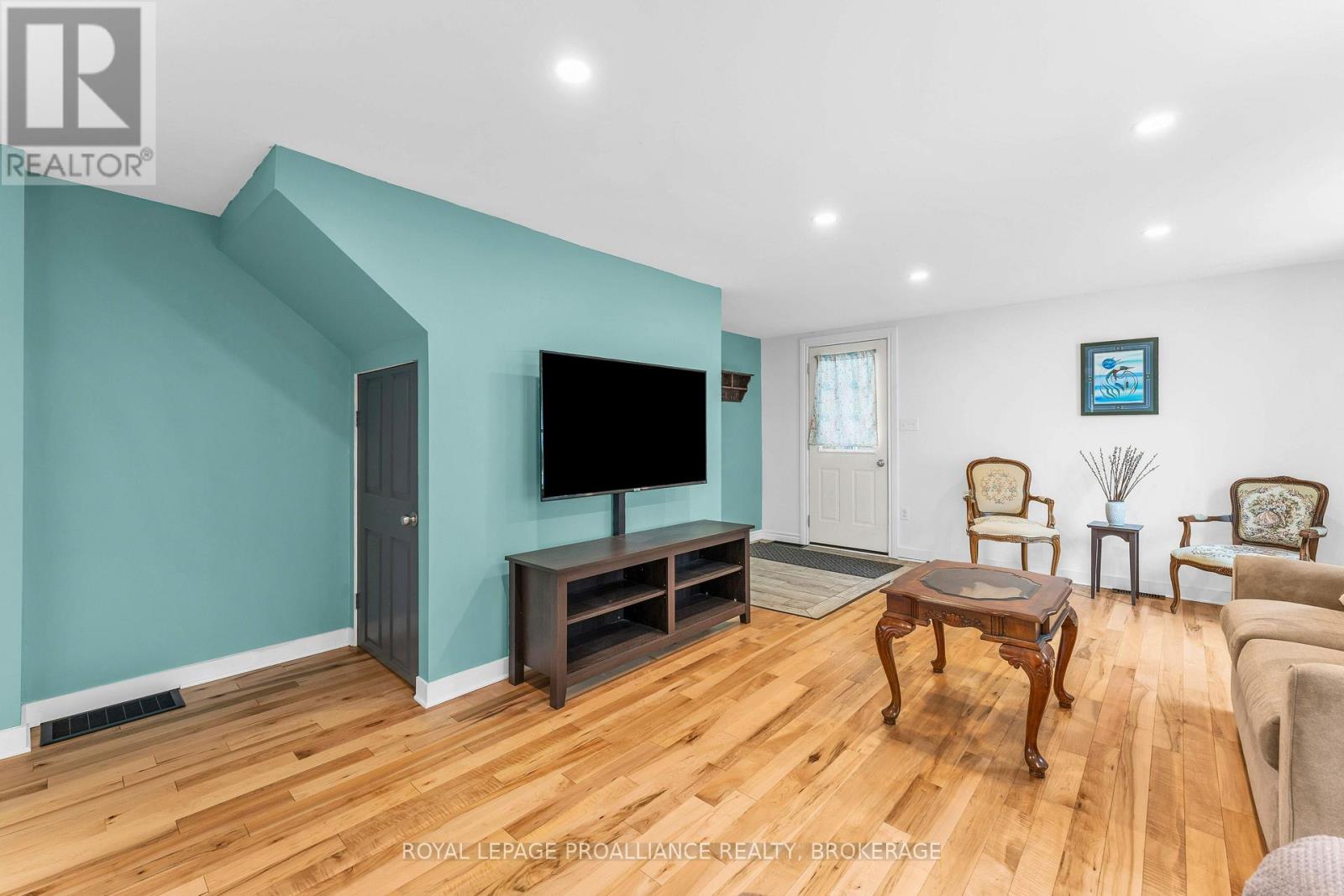 262 Brock Street, Gananoque, Ontario  K7G 1K4 - Photo 8 - X14081476