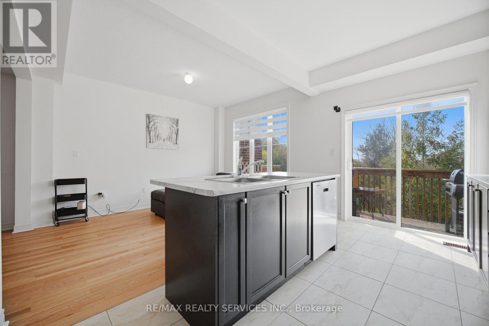 1221 Jim Brewster Circle, Oshawa, Ontario  L1G 7S1 - Photo 13 - E14081600