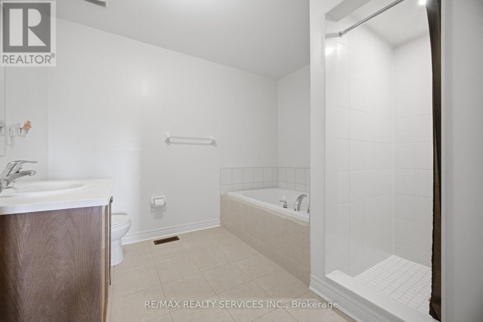 1221 Jim Brewster Circle, Oshawa, Ontario  L1G 7S1 - Photo 23 - E14081600