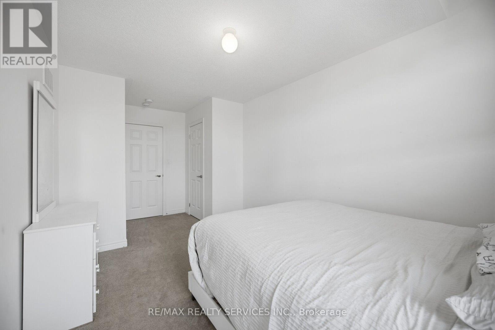 1221 Jim Brewster Circle, Oshawa, Ontario  L1G 7S1 - Photo 26 - E14081600